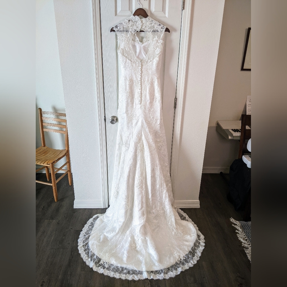 Ivory Anya Wedding Dress Size 2 - Picture 3 of 8